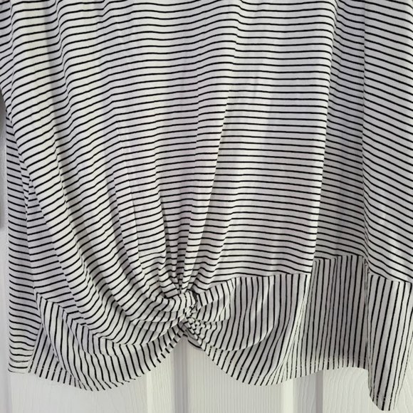 Chico's black and white striped top 3/4 sleeves knotted in front Size 3/… - Picture 2 of 5